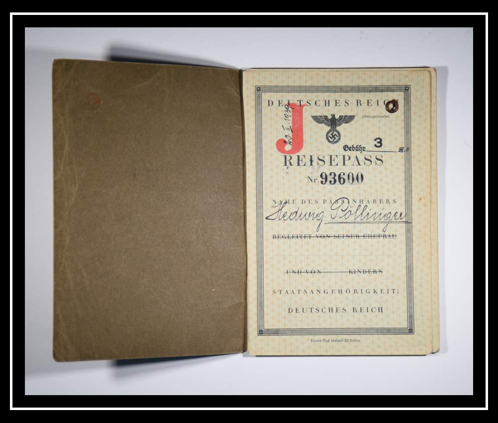海德薇格1939年所持的護照：醒目的紅色字母J是猶太人（Jew）的標誌