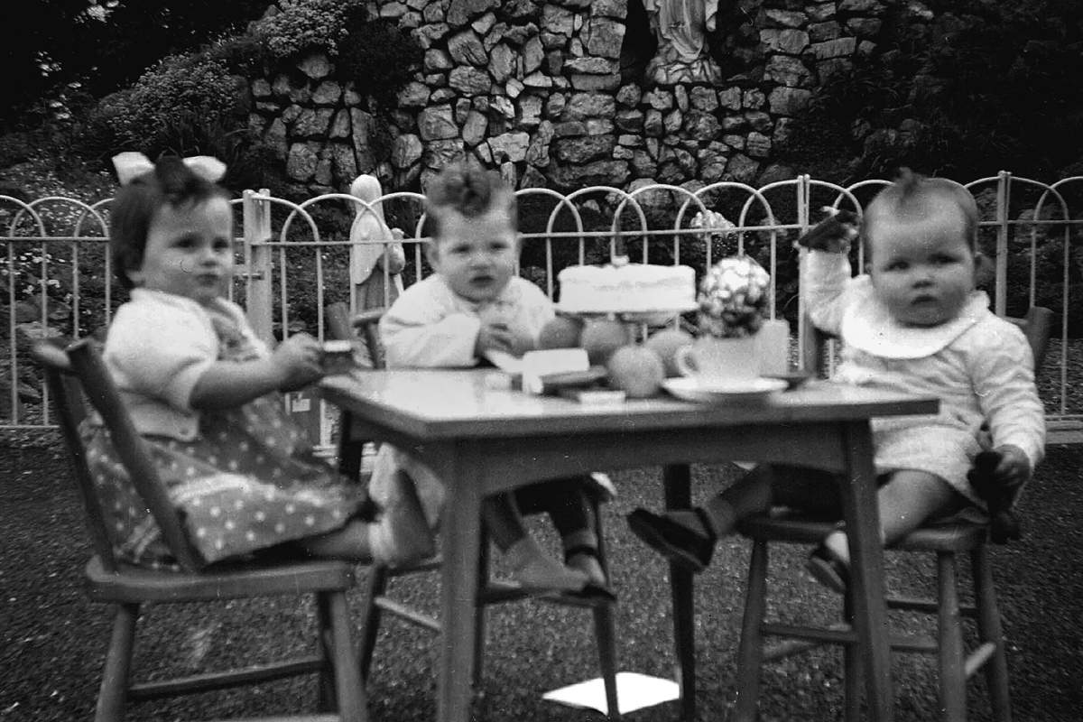 Mari Steed as a toddler (left)