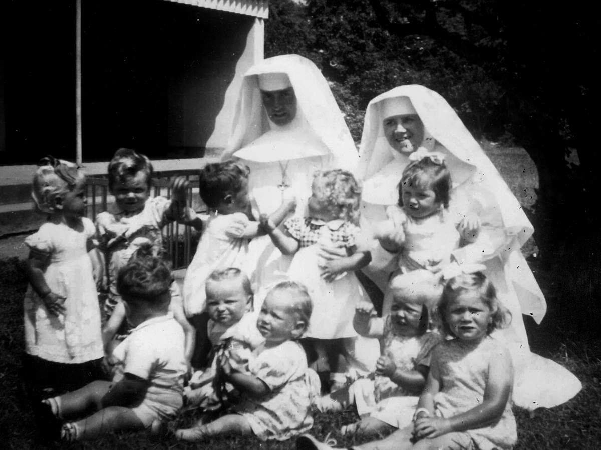 Nuns and children at Bessborough