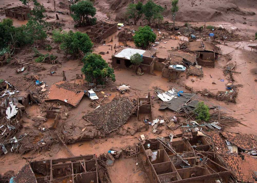 O estrago causado pelo rompimento da barragem da Samarco em Mariana