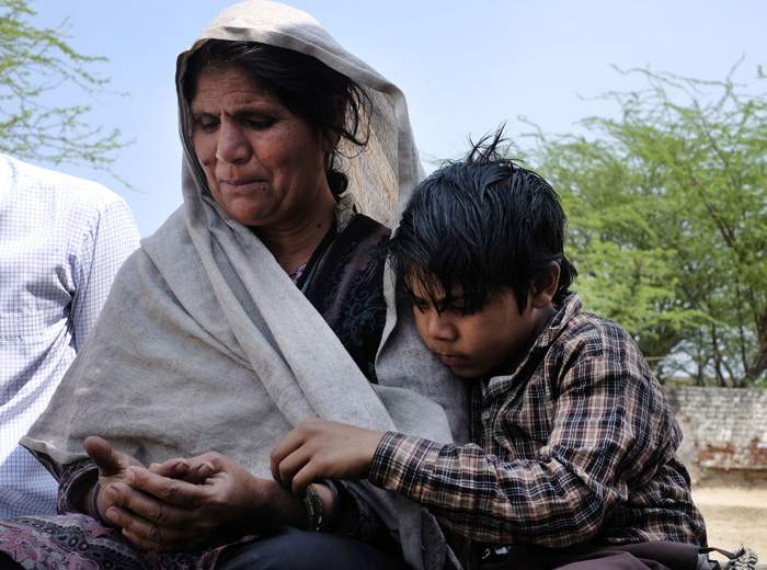 Pehlu&#39;s widow, Jaibuna, and one of their sons