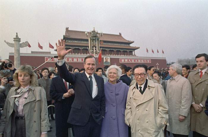 1989年老布什夫婦在北京