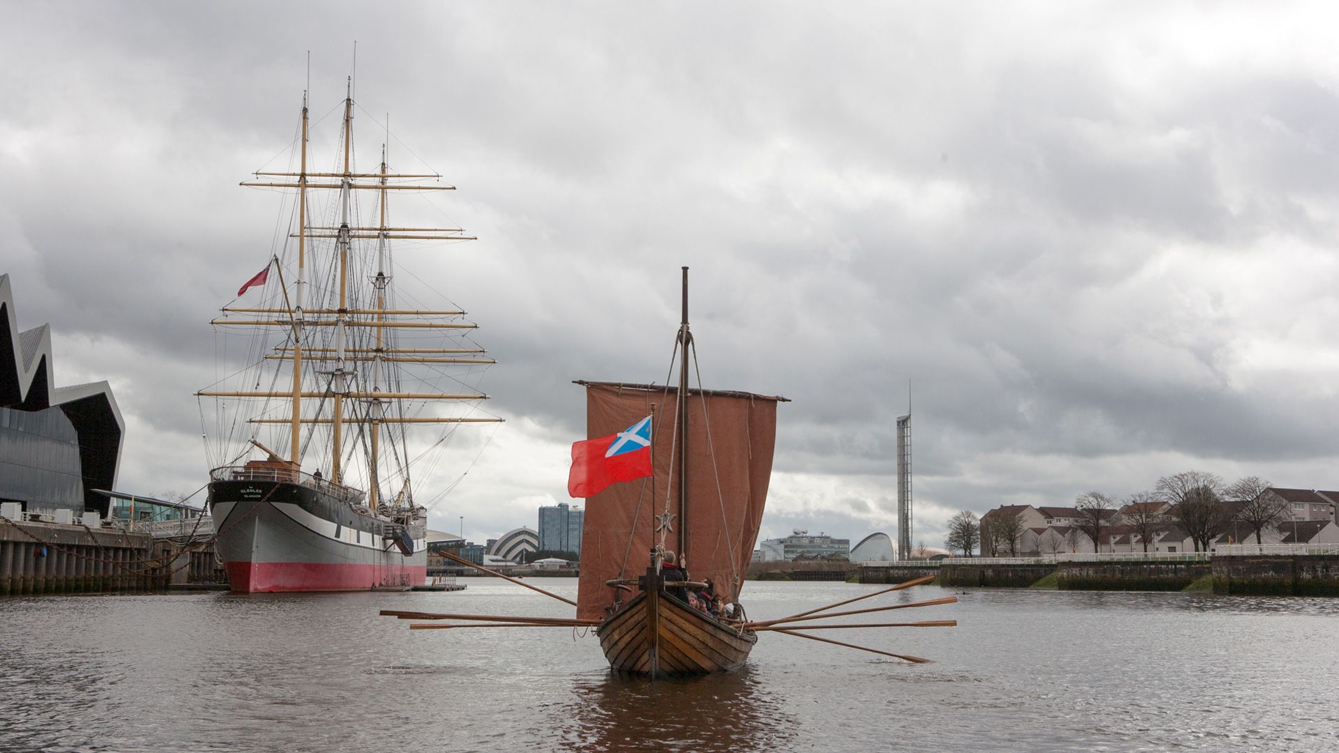 Boat sailing down the Clyde