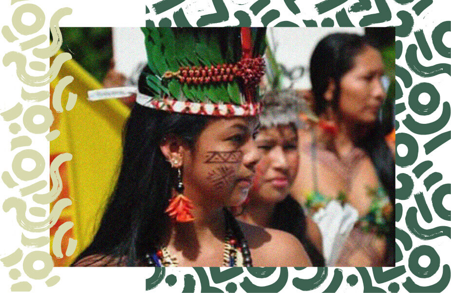 Mulher karipuna desfila nos jogos indigenas na Aldeia Manga, Terra Indígena Uaçá, Amapá, em 2012
