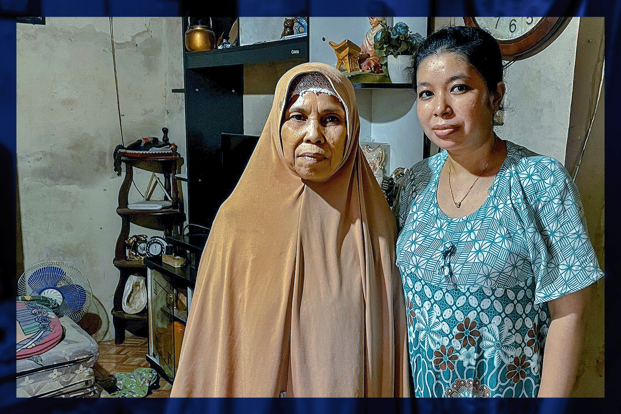 Gambar Erna dan ibunya, Soni, di rumah mereka