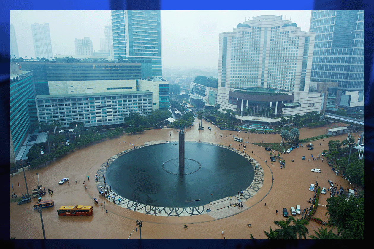 Gambar menunjukkan banjir di Jakarta