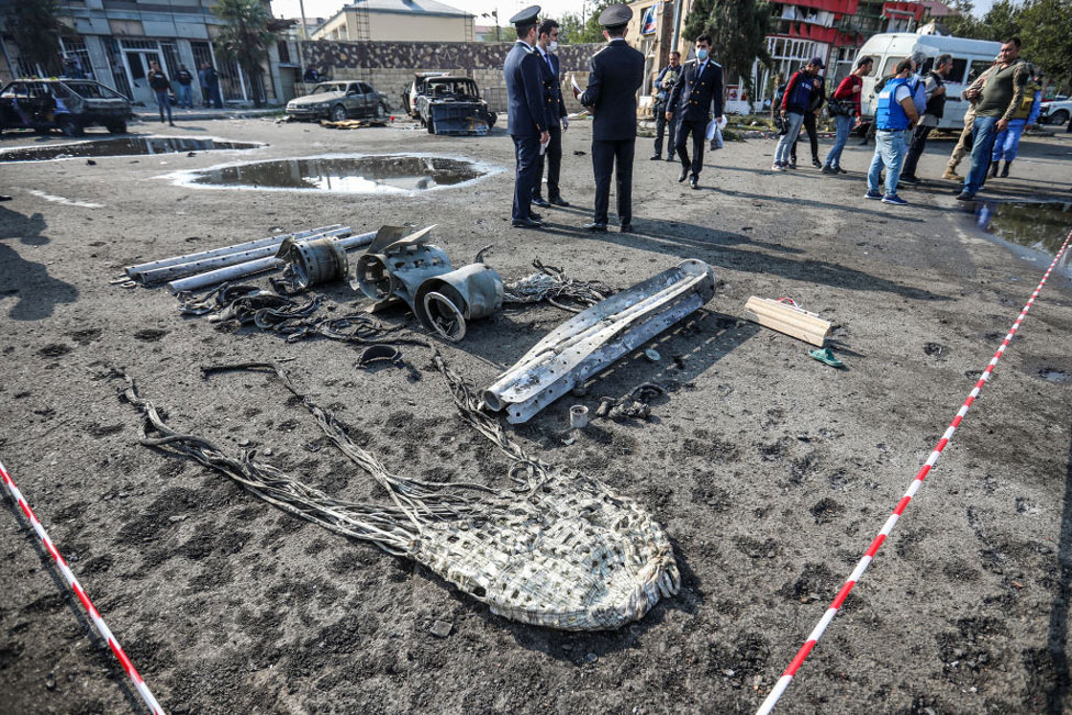 Bərdəyə atıldığı iddia olunan klaster bombalarının hissələri