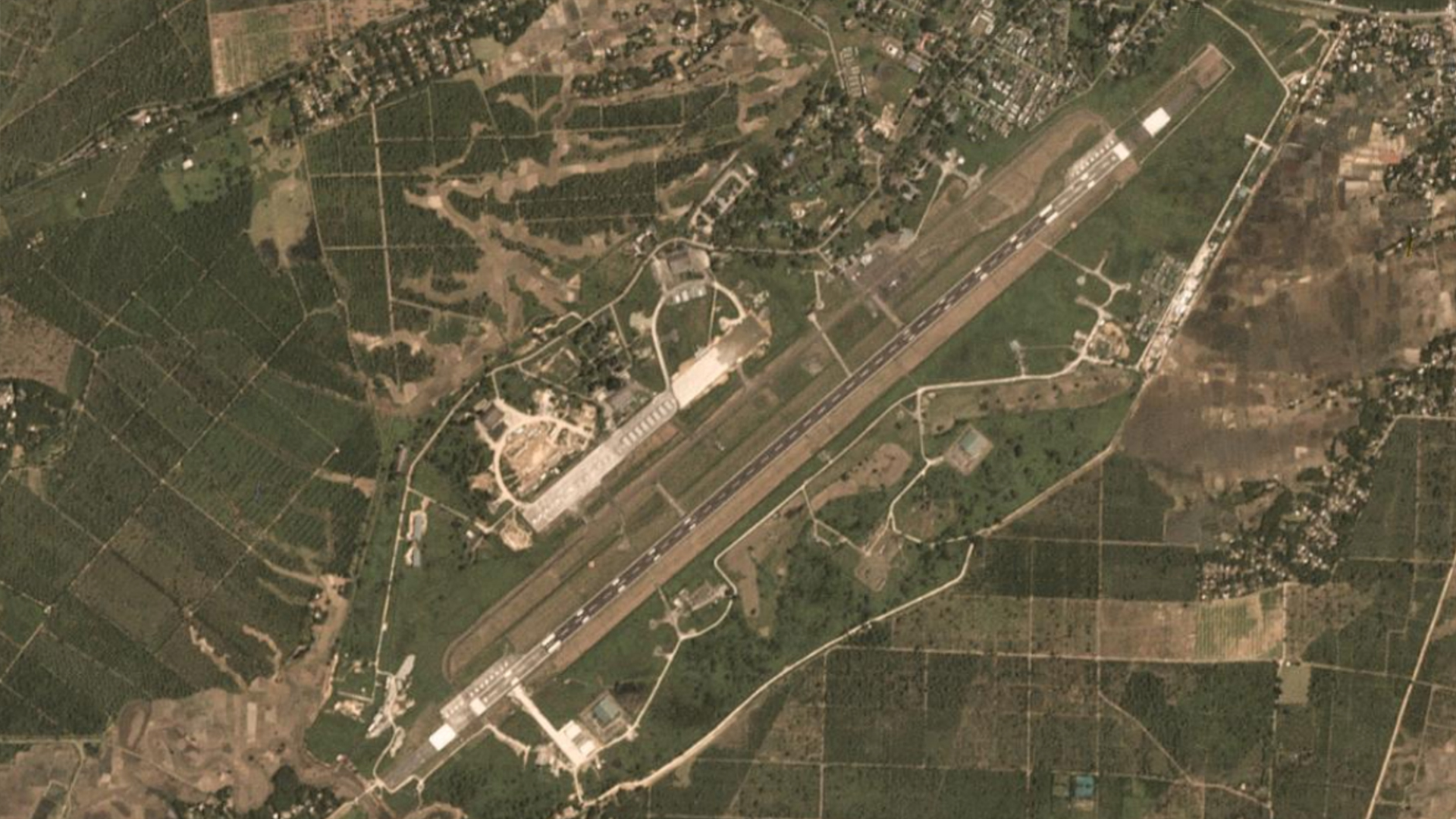 Imagen satelital de la Estación de la Fuerza Aérea Chabua el 9 de julio de 2020