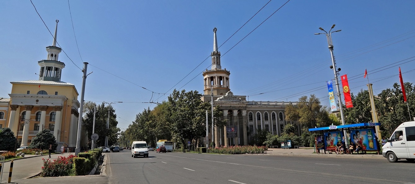 Кыргызстан эл аралык университетинин сырткы көрүнүшү, Бишкек шаары