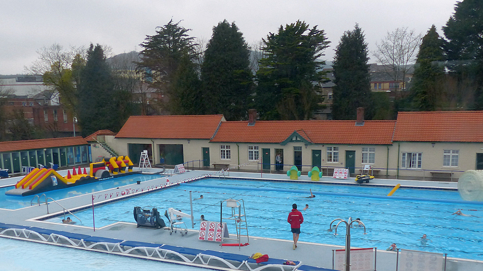 ponty swimming pool